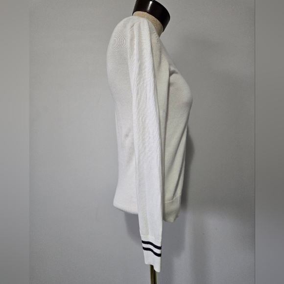 1901 White Sweater With a Nautical Navy Anchor Design. Size XS - Picture 5 of 10